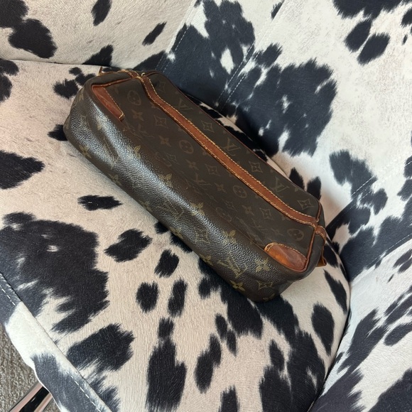 Louis Vuitton Monogram Compiegne 28 Clutch - Picture 5 of 16